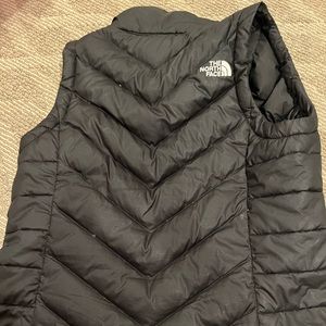 only worn a few times black north of face vest! price is negotiable!